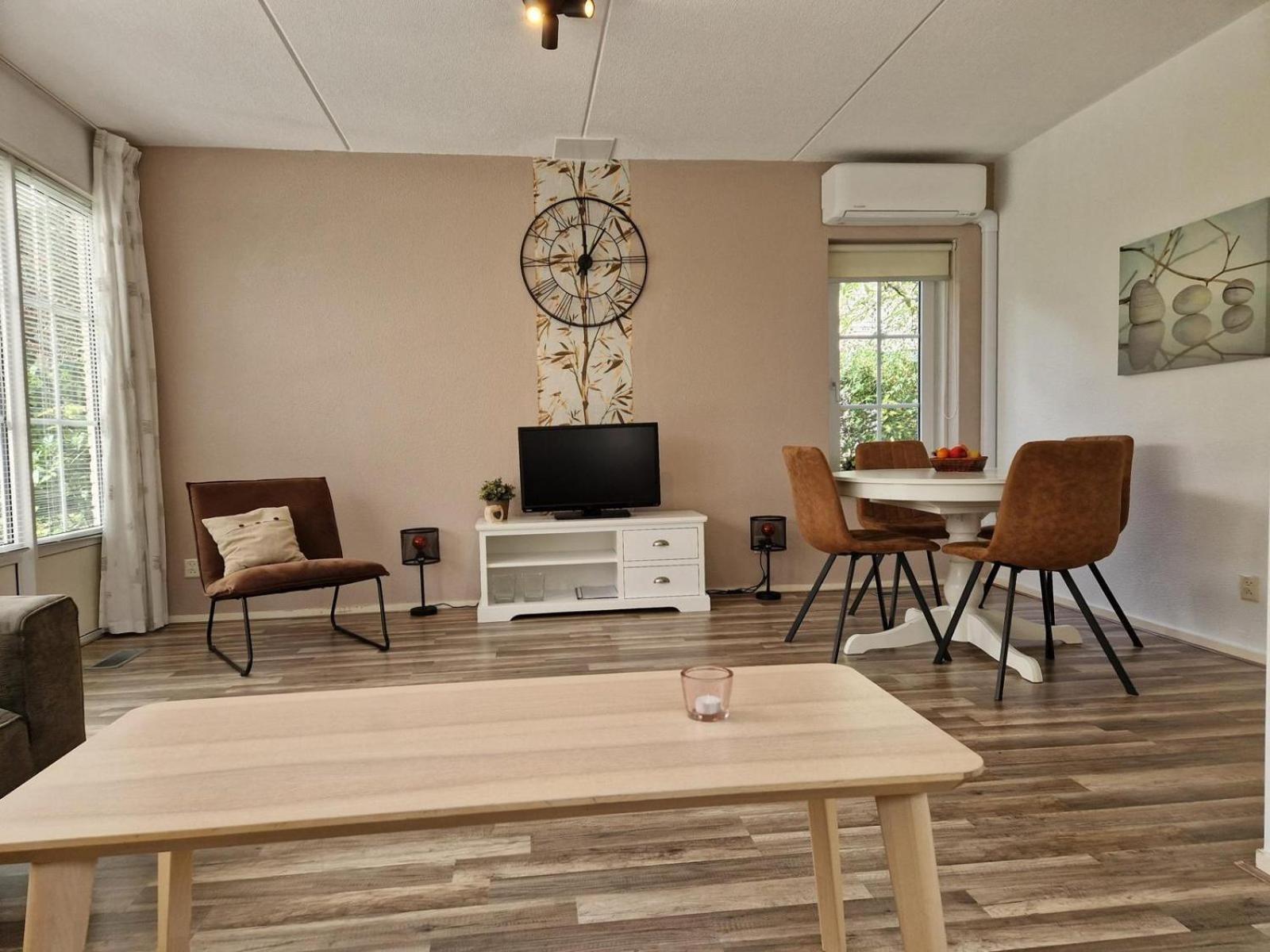 Bungalow - 6 Personen Gelegen In De Nabije Omgeving Van Avonturenpark Hellendoorn En De Prachtige Sallandse Heuvelrug En Eelerberg 외부 사진
