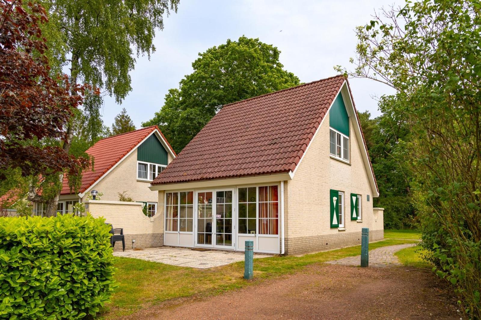 Bungalow - 6 Personen Gelegen In De Nabije Omgeving Van Avonturenpark Hellendoorn En De Prachtige Sallandse Heuvelrug En Eelerberg 외부 사진