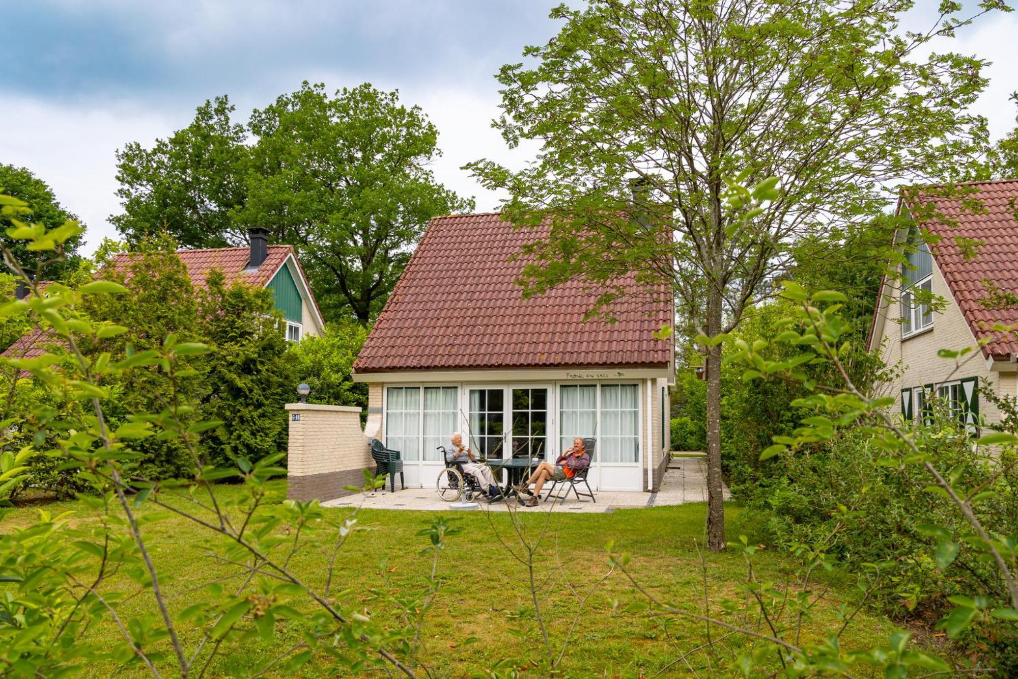 Bungalow - 6 Personen Gelegen In De Nabije Omgeving Van Avonturenpark Hellendoorn En De Prachtige Sallandse Heuvelrug En Eelerberg 외부 사진